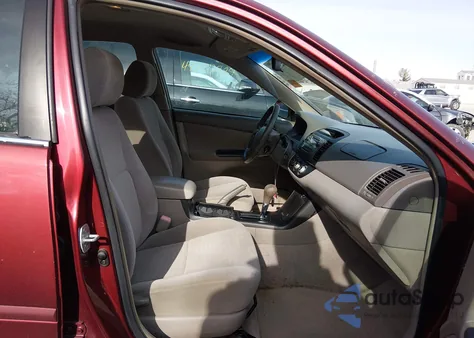 2006 Toyota Camry Le z USA, uszkodzony, nr VIN 4T1BE32KX6U149331